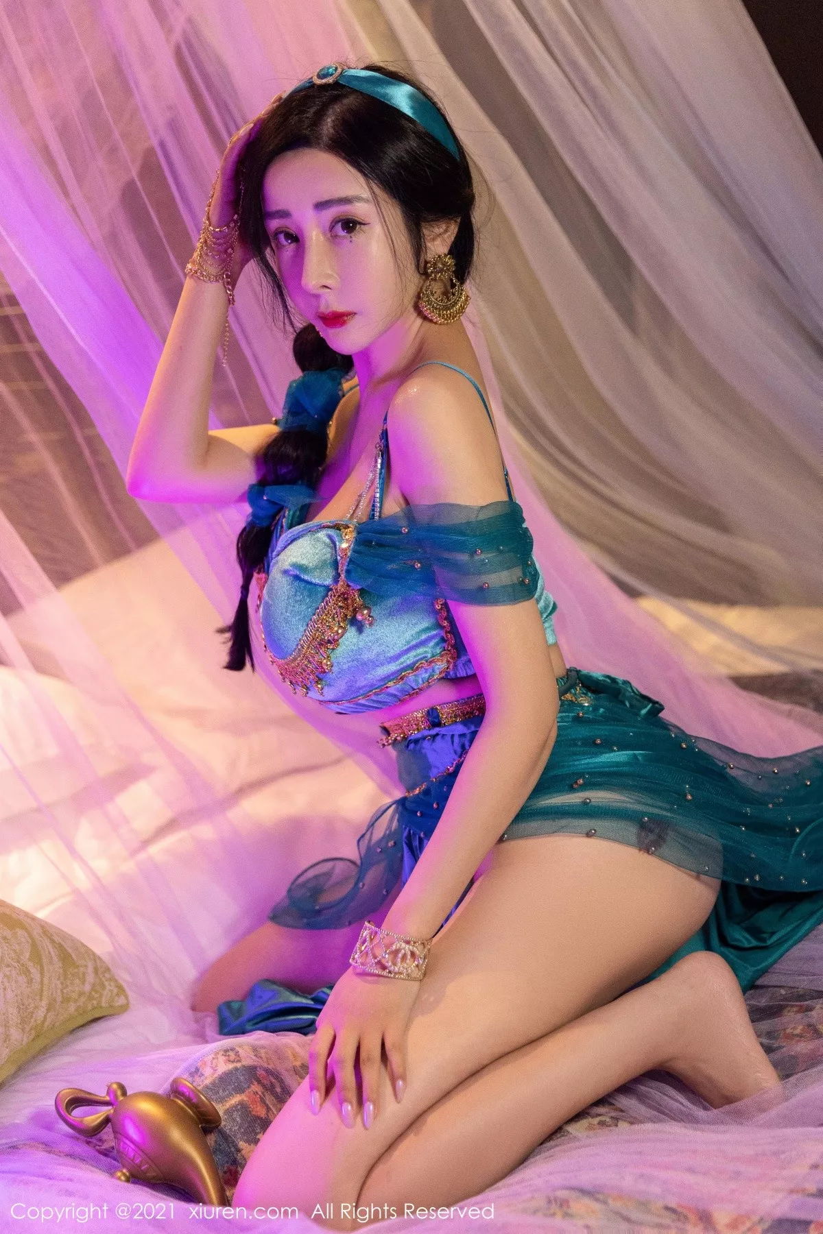 XiuRen第4243期_模特允爾成都旅拍异域风情主题私房半脱露丰乳肥臀极致诱惑写真63P