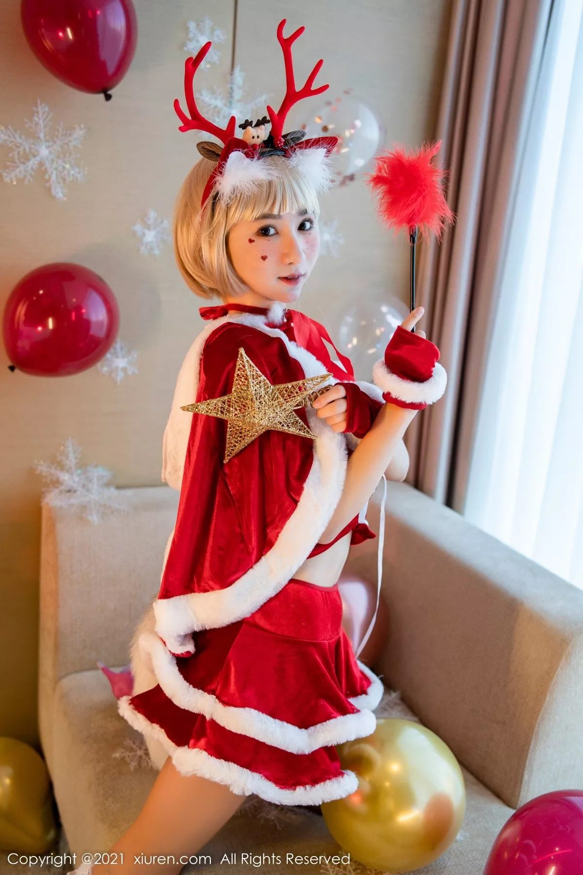 XiuRen第4300期_女神小果冻儿圣诞主题私房性感红色服饰半脱秀火辣身材诱惑写真57P