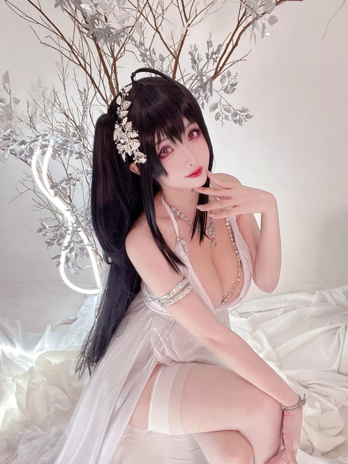 网络美女rioko凉凉子大凤花嫁主题私房性感薄透婚纱配白丝吊袜完美诱惑写真39P