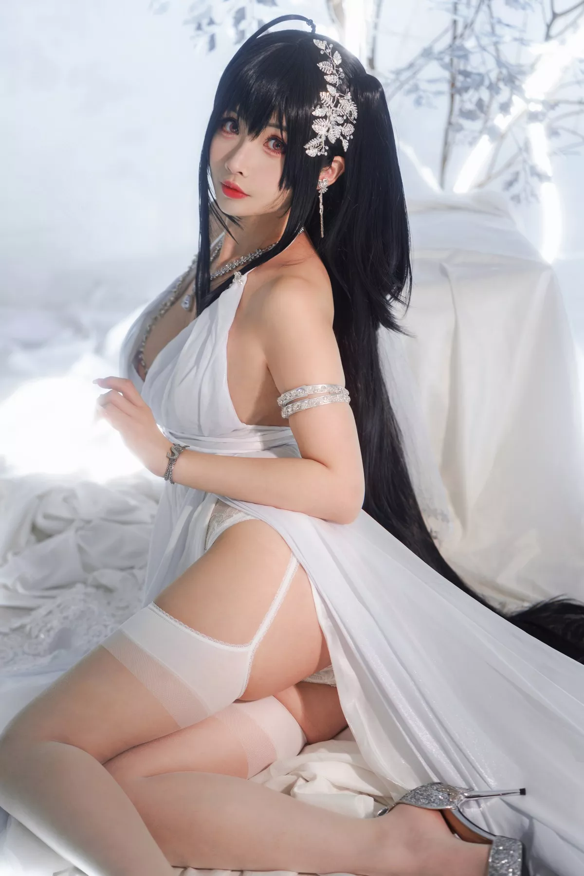 网络美女rioko凉凉子大凤花嫁主题私房性感薄透婚纱配白丝吊袜完美诱惑写真39P