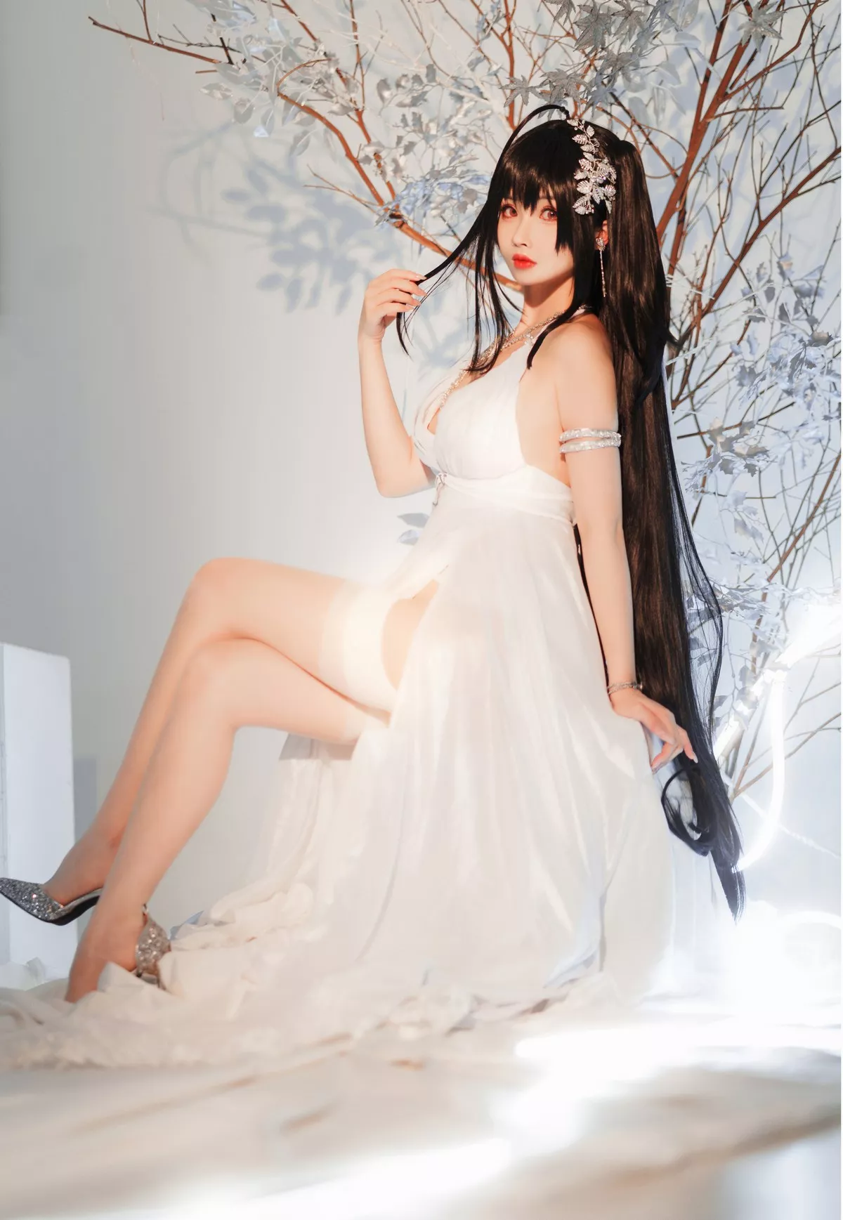 网络美女rioko凉凉子大凤花嫁主题私房性感薄透婚纱配白丝吊袜完美诱惑写真39P