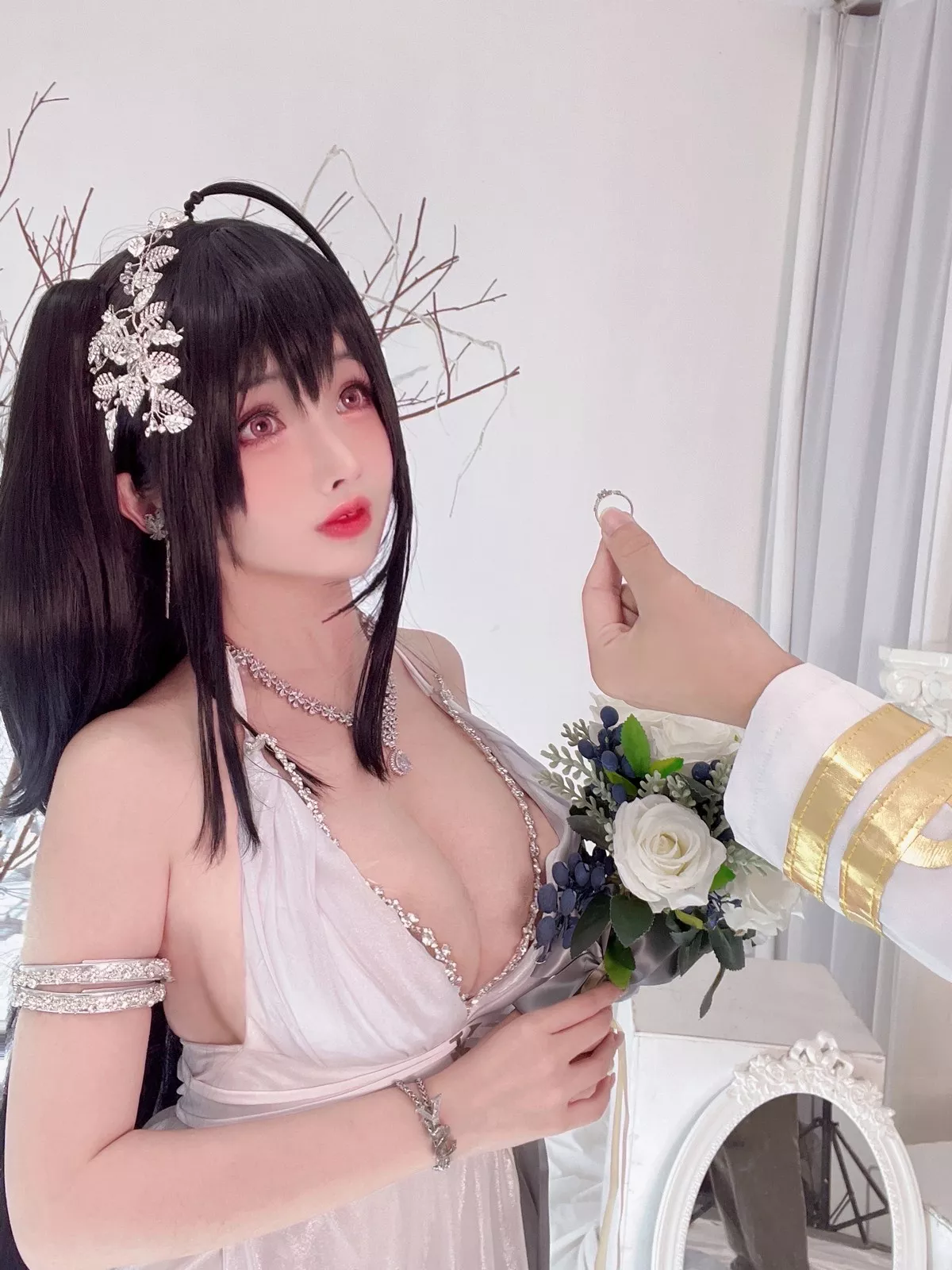 网络美女rioko凉凉子大凤花嫁主题私房性感薄透婚纱配白丝吊袜完美诱惑写真39P