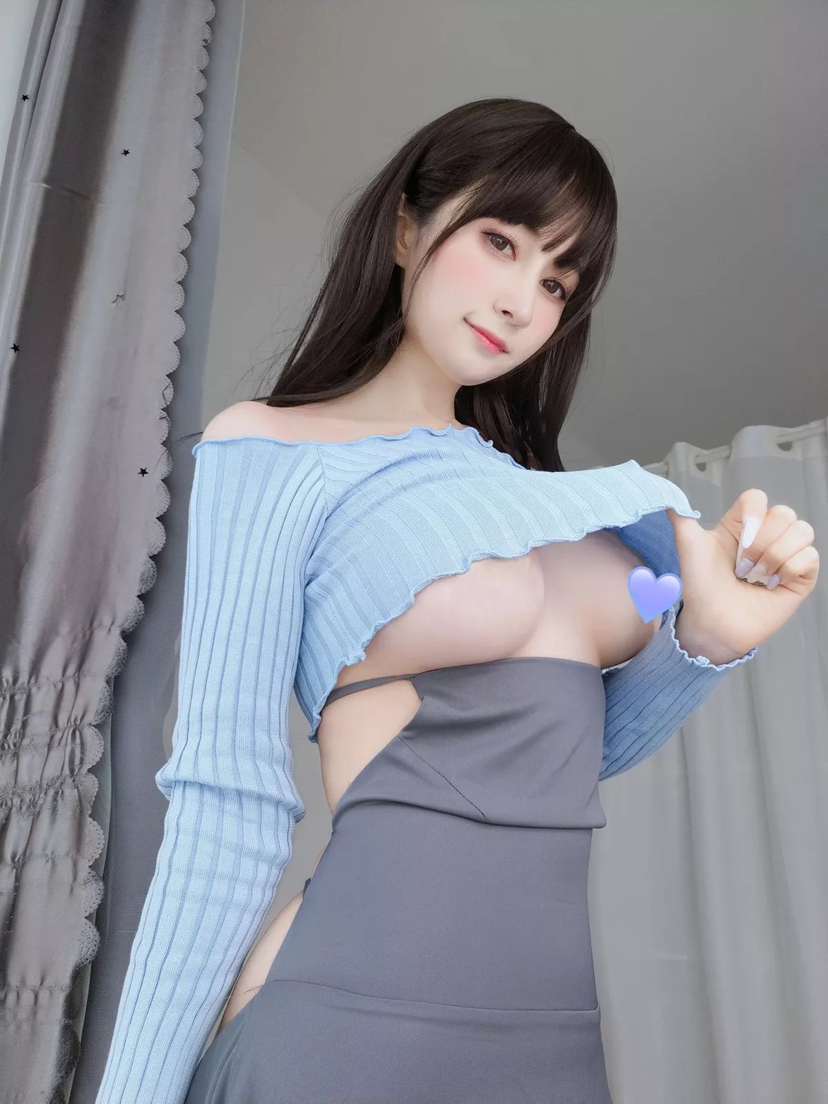 Coser小姐姐白银81吉他妹妹主题私房真空针织衣配露臀长裙秀翘臀屁沟诱惑写真165P
