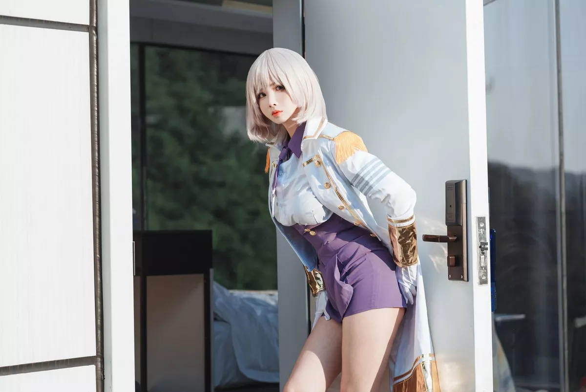 网络美女rioko凉凉子电光机王主题性感制服半脱露情趣内衣秀完美身材诱惑写真51P