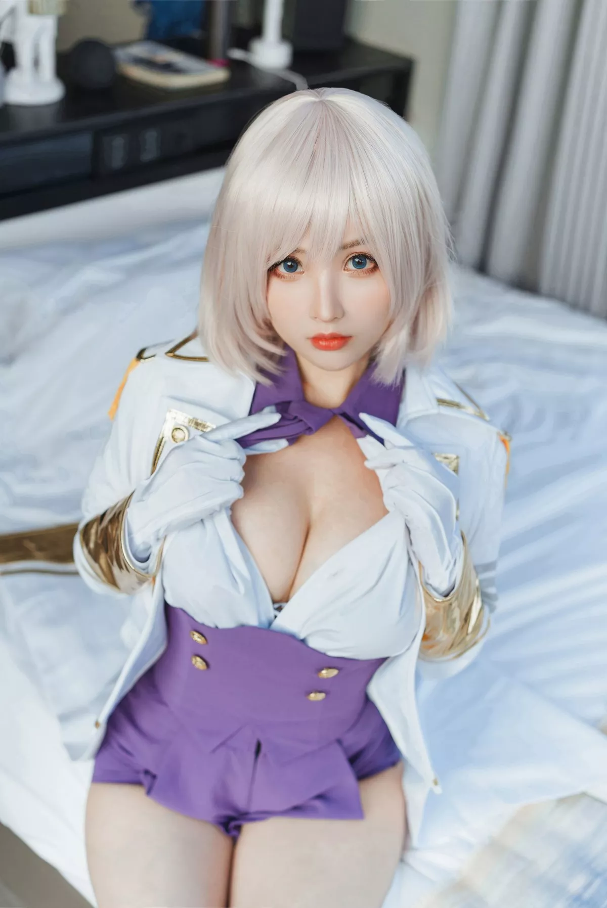 网络美女rioko凉凉子电光机王主题性感制服半脱露情趣内衣秀完美身材诱惑写真51P