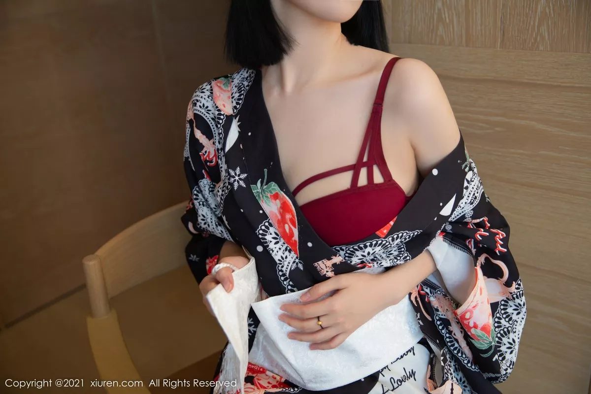 XiuRen第4313期_模特一颗甜蛋黄a私房魅力日式和服情趣人体盛宴撩人诱惑写真81P