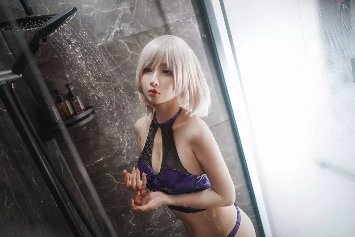 网络美女rioko凉凉子电光机王主题性感制服半脱露情趣内衣秀完美身材诱惑写真51P
