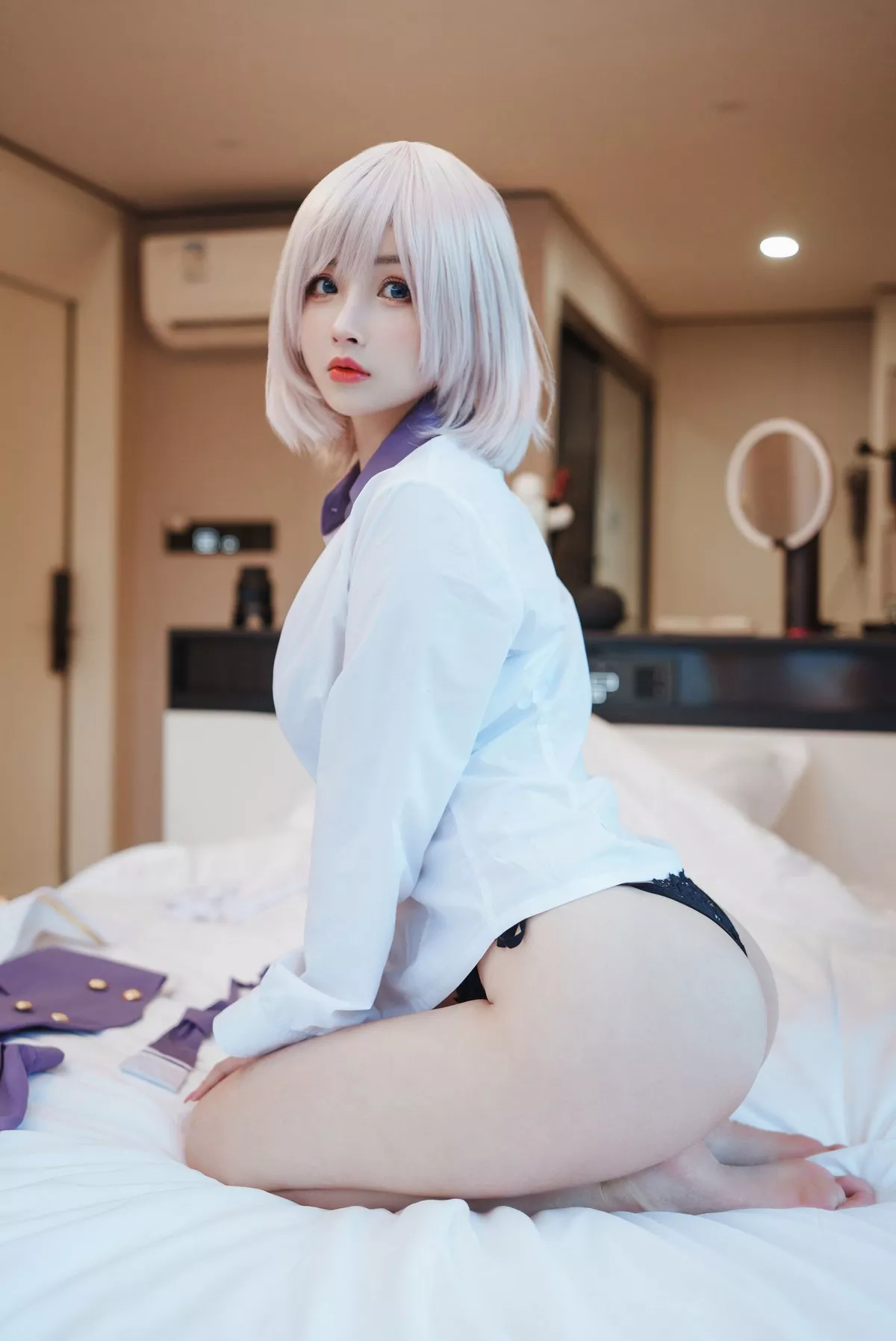 网络美女rioko凉凉子电光机王主题性感制服半脱露情趣内衣秀完美身材诱惑写真51P