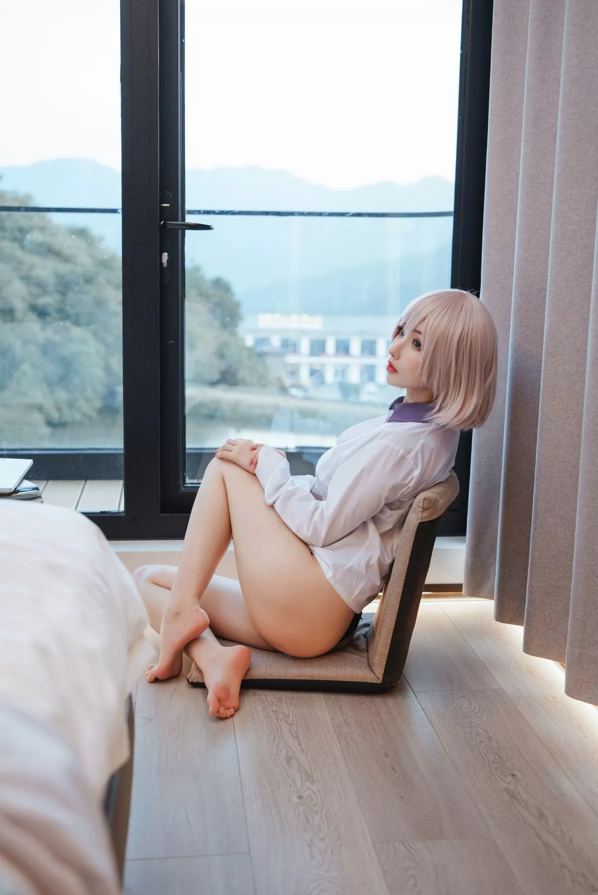 网络美女rioko凉凉子电光机王主题性感制服半脱露情趣内衣秀完美身材诱惑写真51P