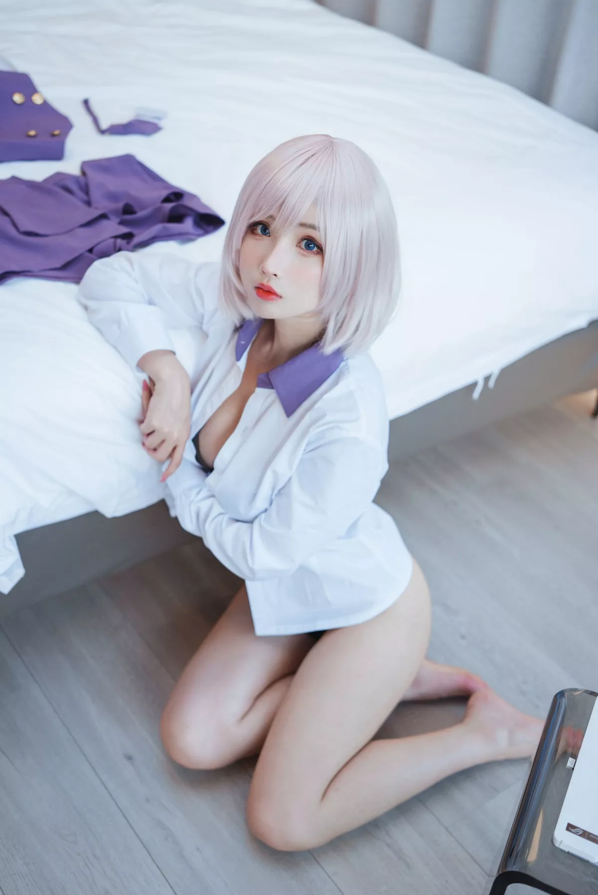 网络美女rioko凉凉子电光机王主题性感制服半脱露情趣内衣秀完美身材诱惑写真51P