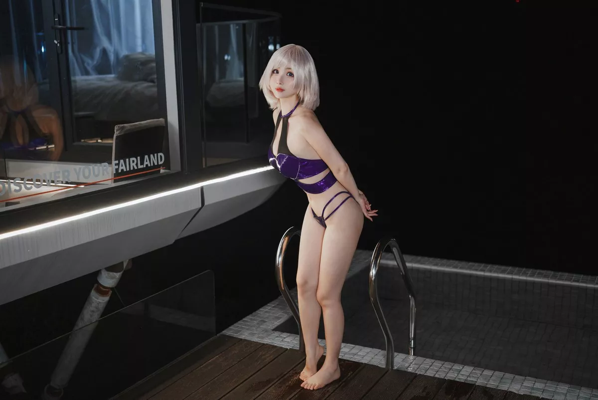 网络美女rioko凉凉子电光机王主题性感制服半脱露情趣内衣秀完美身材诱惑写真51P