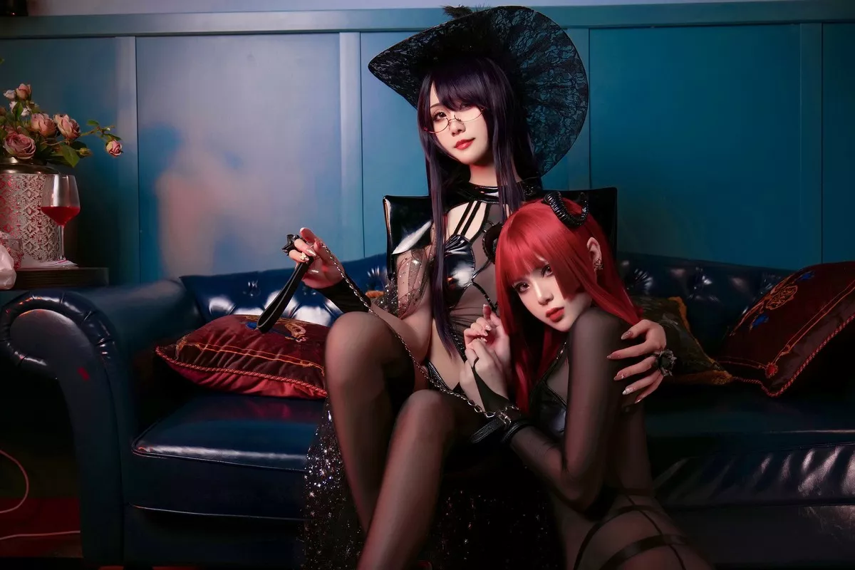 动漫博主曉美媽&羊大真人魔女集会主题私房性感姐妹花黑色情趣服饰完美诱惑写真35P
