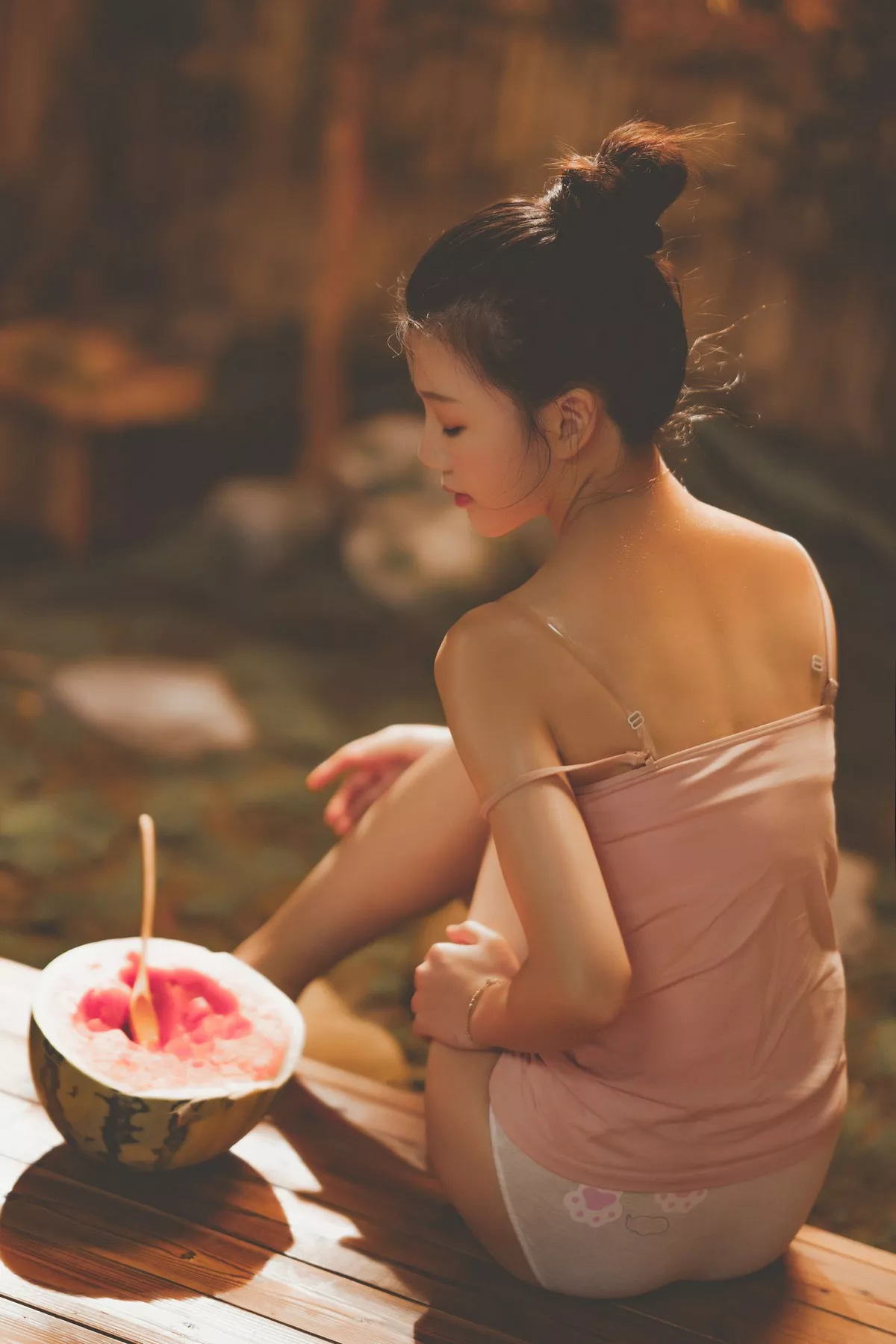 网络美女桜桃喵炙夏系列主题户外性感粉色吊带配白色内裤秀完美身材诱惑写真86P