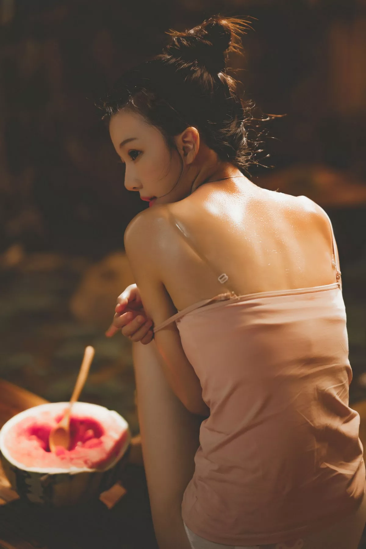 网络美女桜桃喵炙夏系列主题户外性感粉色吊带配白色内裤秀完美身材诱惑写真86P