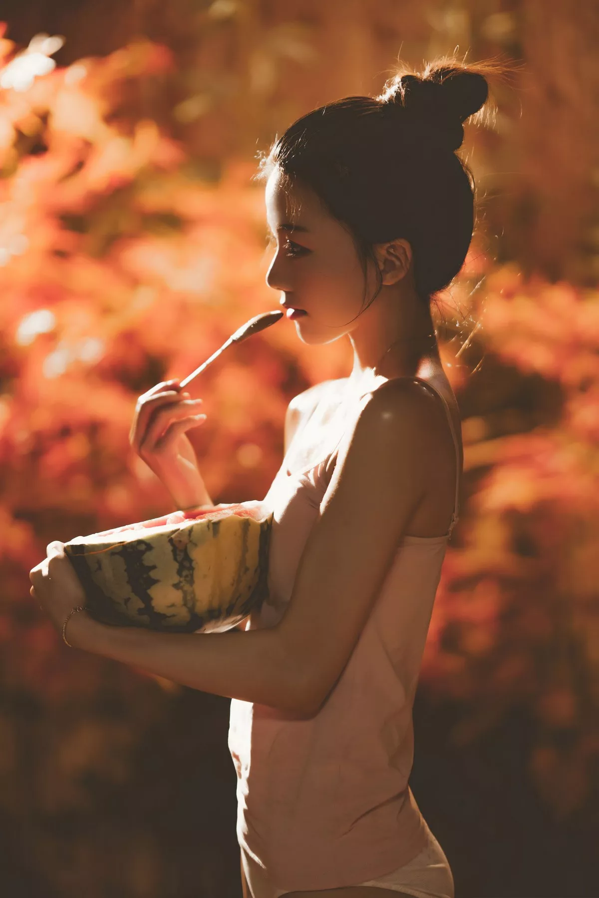网络美女桜桃喵炙夏系列主题户外性感粉色吊带配白色内裤秀完美身材诱惑写真86P