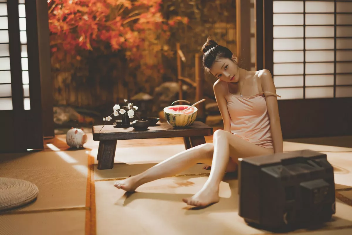 网络美女桜桃喵炙夏系列主题户外性感粉色吊带配白色内裤秀完美身材诱惑写真86P
