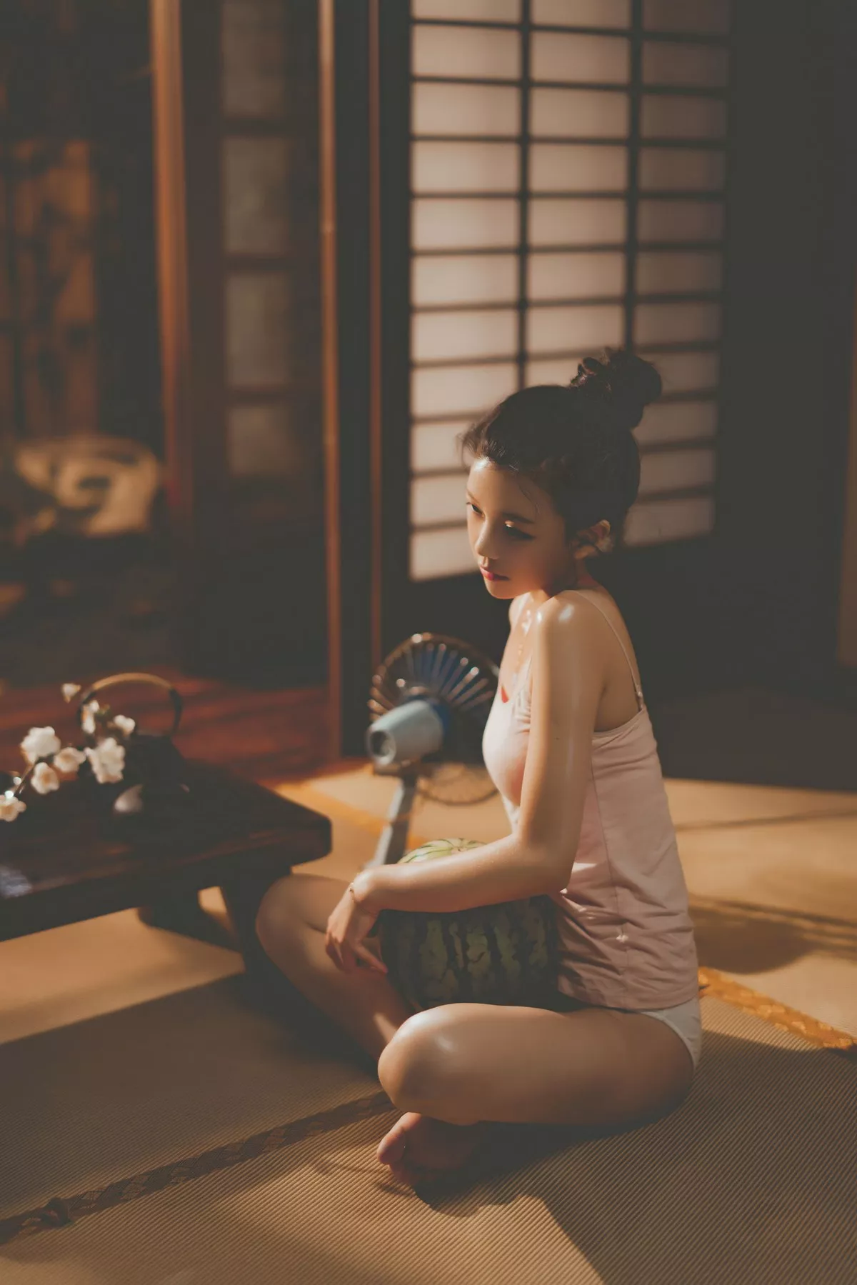 网络美女桜桃喵炙夏系列主题户外性感粉色吊带配白色内裤秀完美身材诱惑写真86P