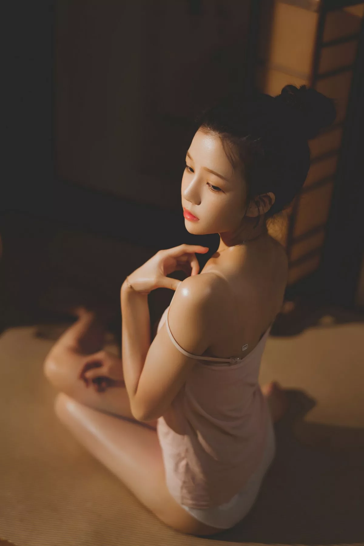 网络美女桜桃喵炙夏系列主题户外性感粉色吊带配白色内裤秀完美身材诱惑写真86P