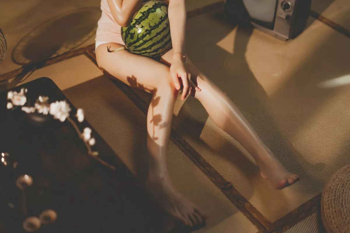 网络美女桜桃喵炙夏系列主题户外性感粉色吊带配白色内裤秀完美身材诱惑写真86P