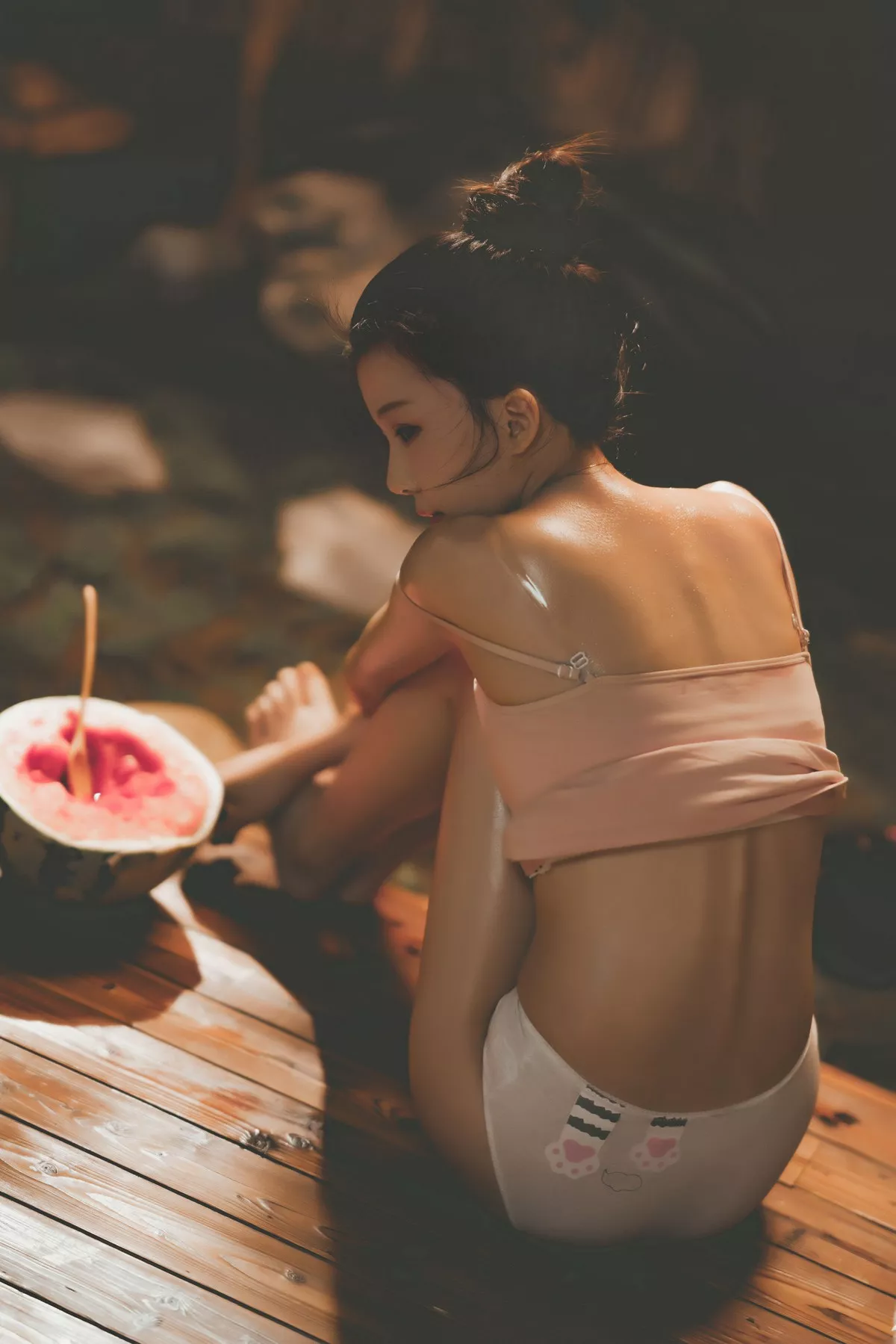 网络美女桜桃喵炙夏系列主题户外性感粉色吊带配白色内裤秀完美身材诱惑写真86P