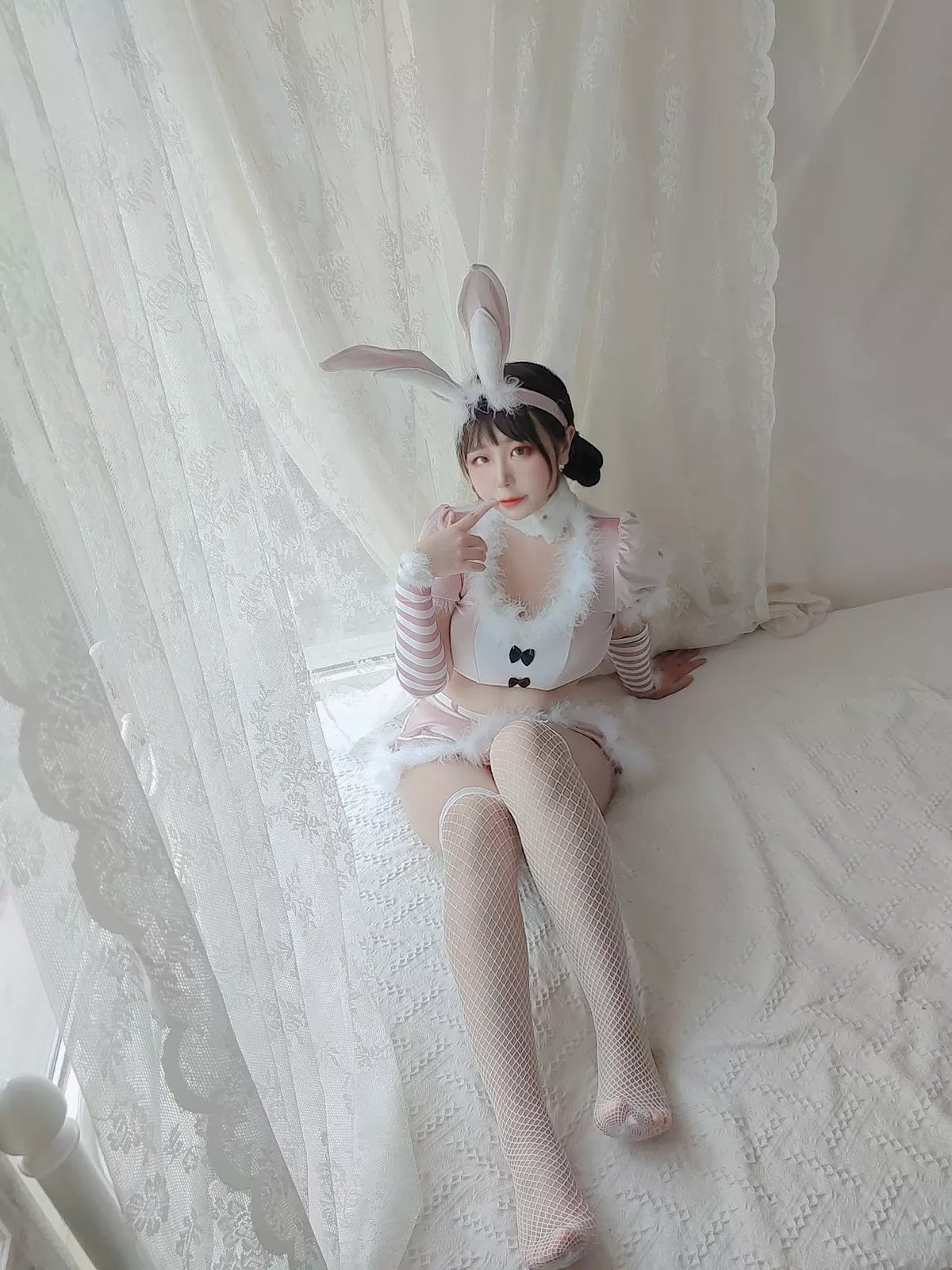 动漫博主穆零Mu0自拍主题私房性感银色旗袍+兔女郎服饰+浴室性感内衣诱惑写真110P