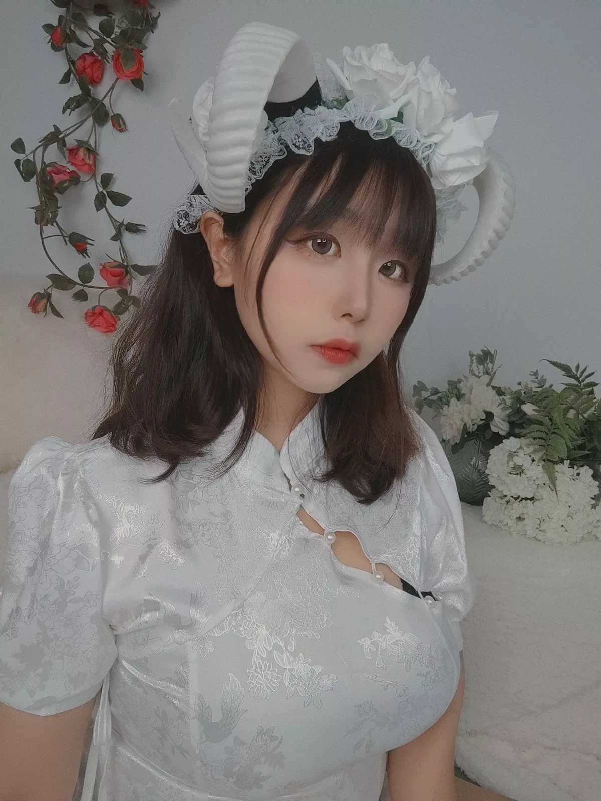 动漫博主穆零Mu0自拍主题私房性感银色旗袍+兔女郎服饰+浴室性感内衣诱惑写真110P