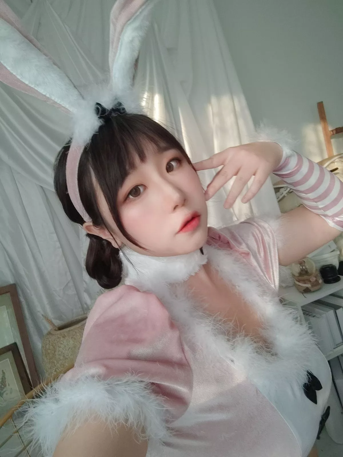 动漫博主穆零Mu0自拍主题私房性感银色旗袍+兔女郎服饰+浴室性感内衣诱惑写真110P