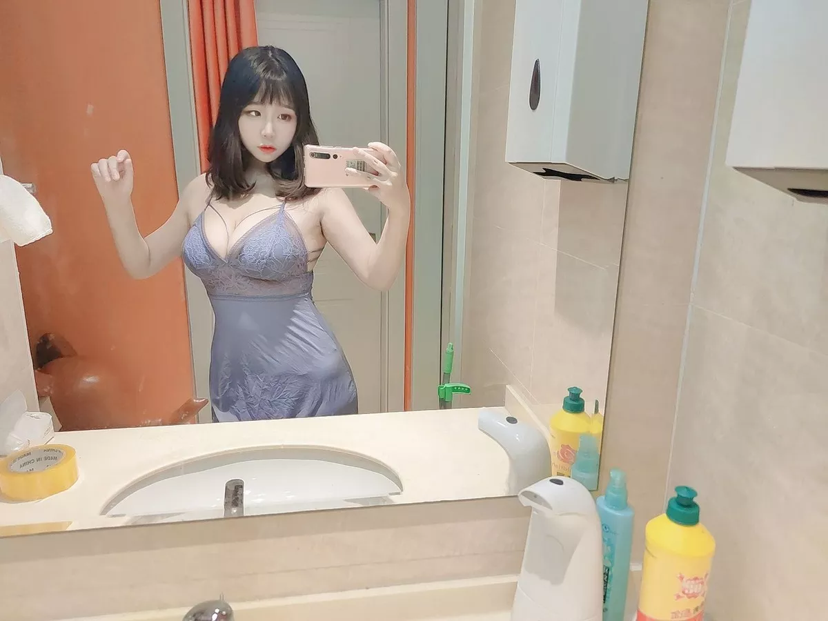 动漫博主穆零Mu0自拍主题私房性感银色旗袍+兔女郎服饰+浴室性感内衣诱惑写真110P