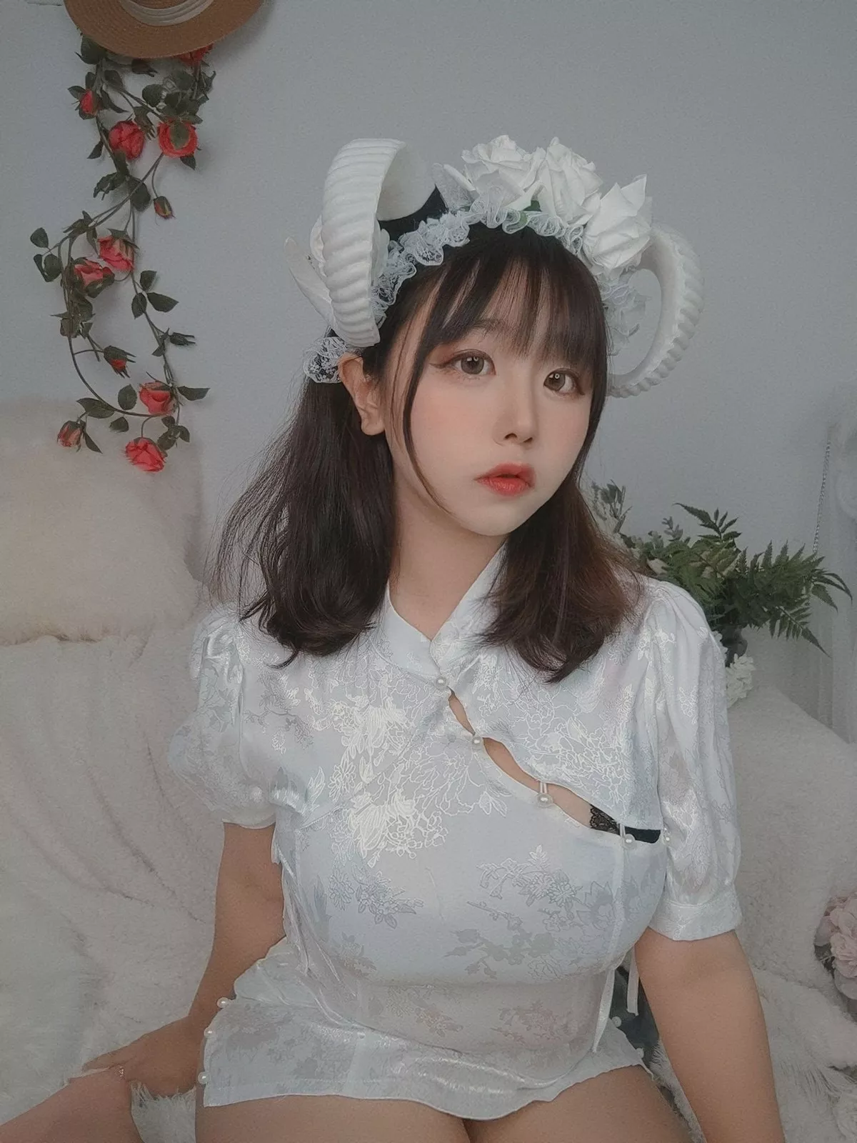 动漫博主穆零Mu0自拍主题私房性感银色旗袍+兔女郎服饰+浴室性感内衣诱惑写真110P