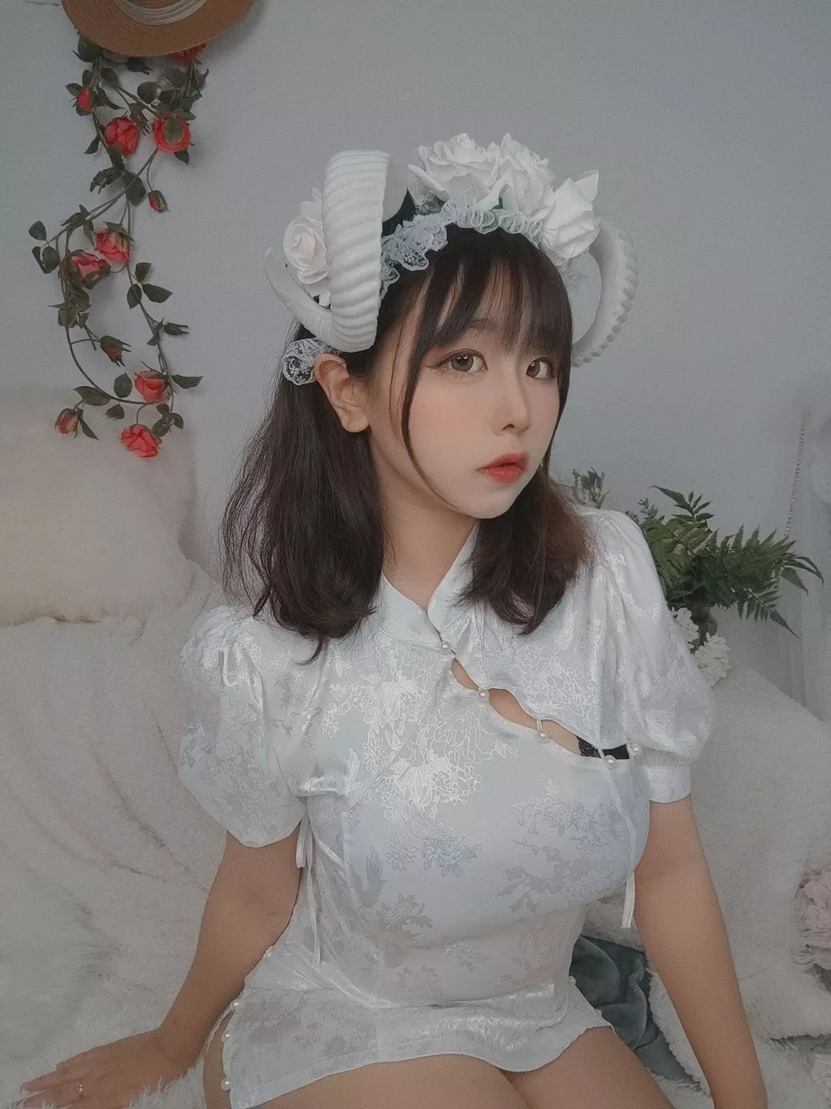 动漫博主穆零Mu0自拍主题私房性感银色旗袍+兔女郎服饰+浴室性感内衣诱惑写真110P