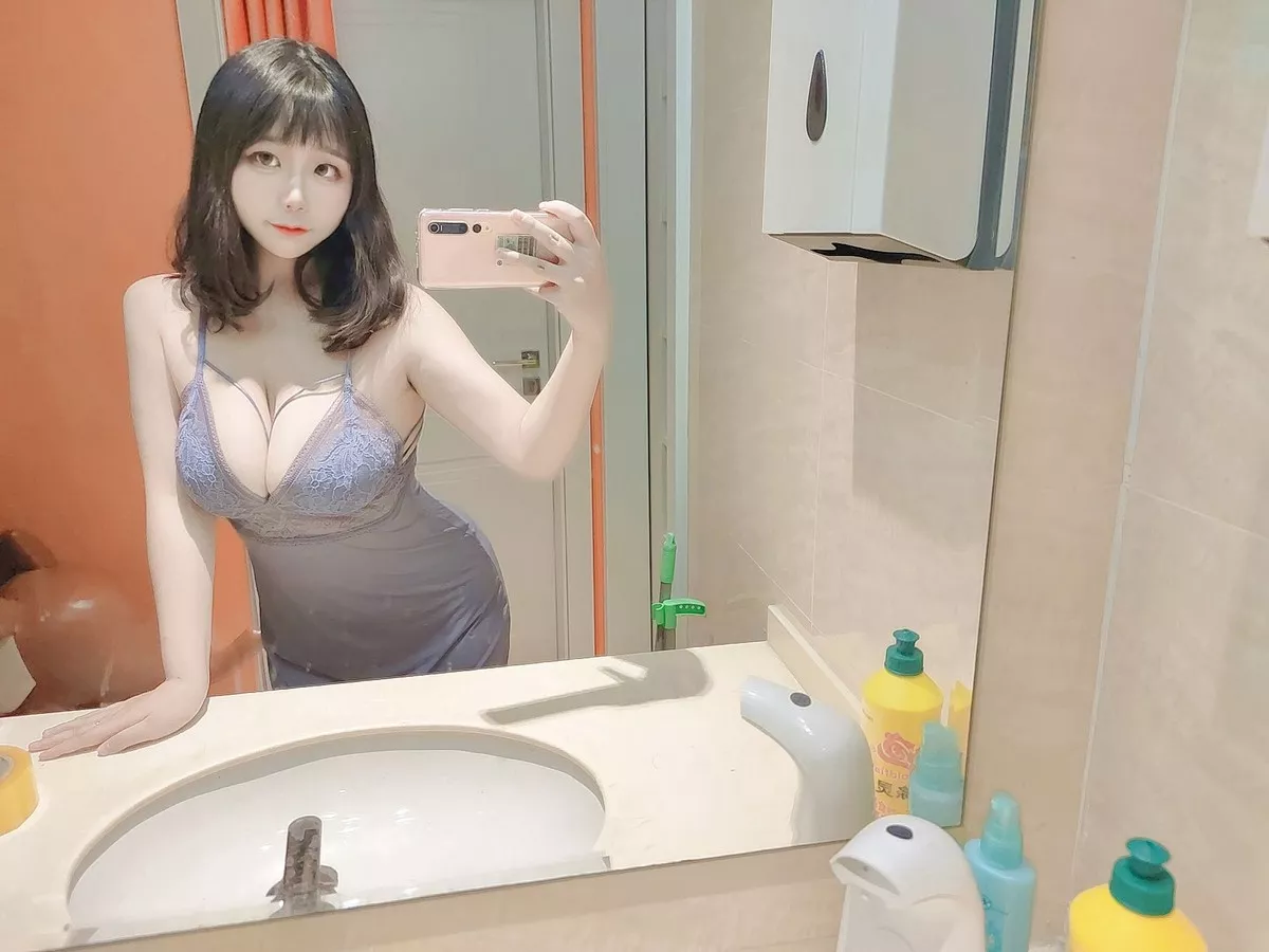 动漫博主穆零Mu0自拍主题私房性感银色旗袍+兔女郎服饰+浴室性感内衣诱惑写真110P