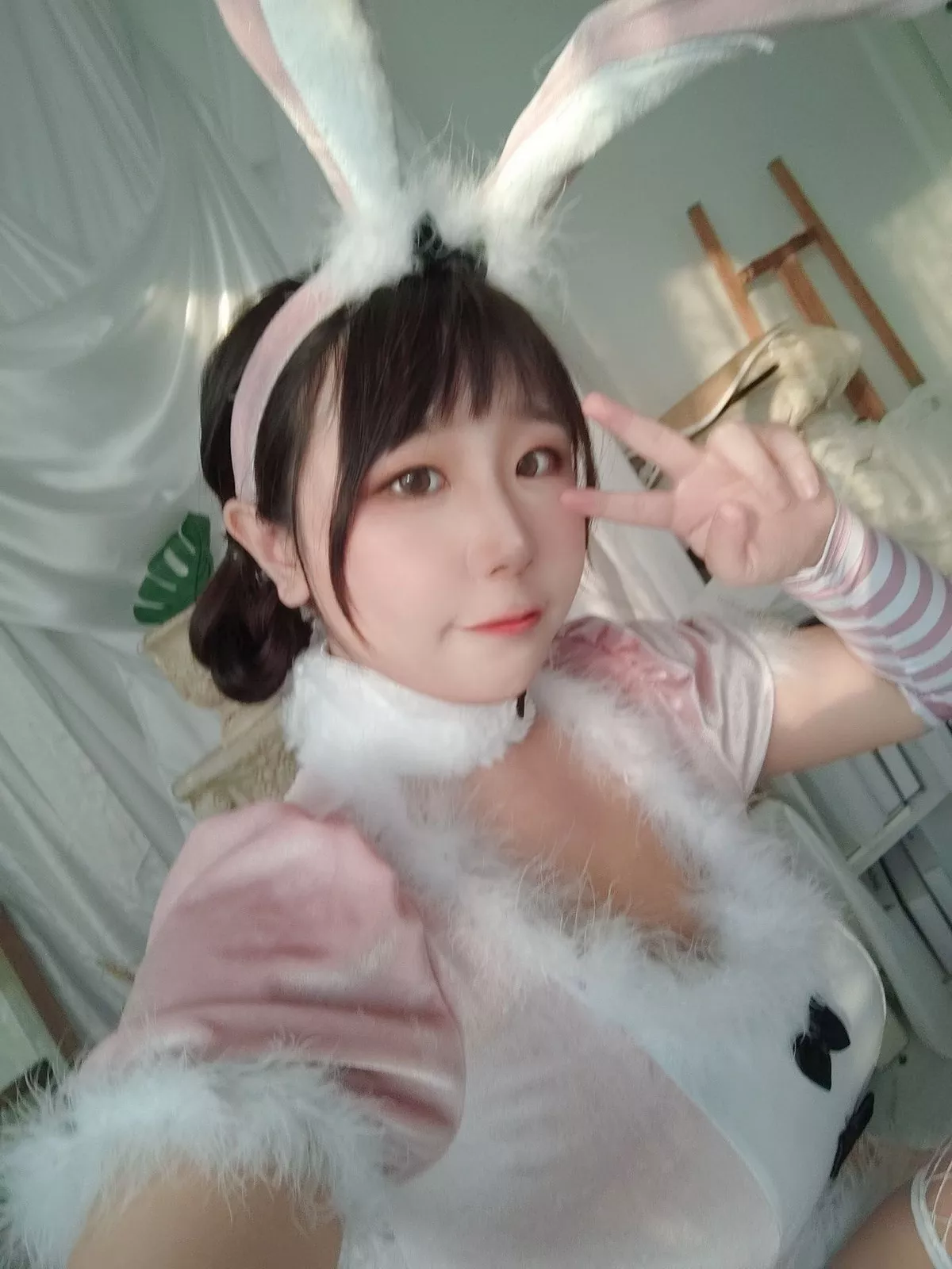 动漫博主穆零Mu0自拍主题私房性感银色旗袍+兔女郎服饰+浴室性感内衣诱惑写真110P