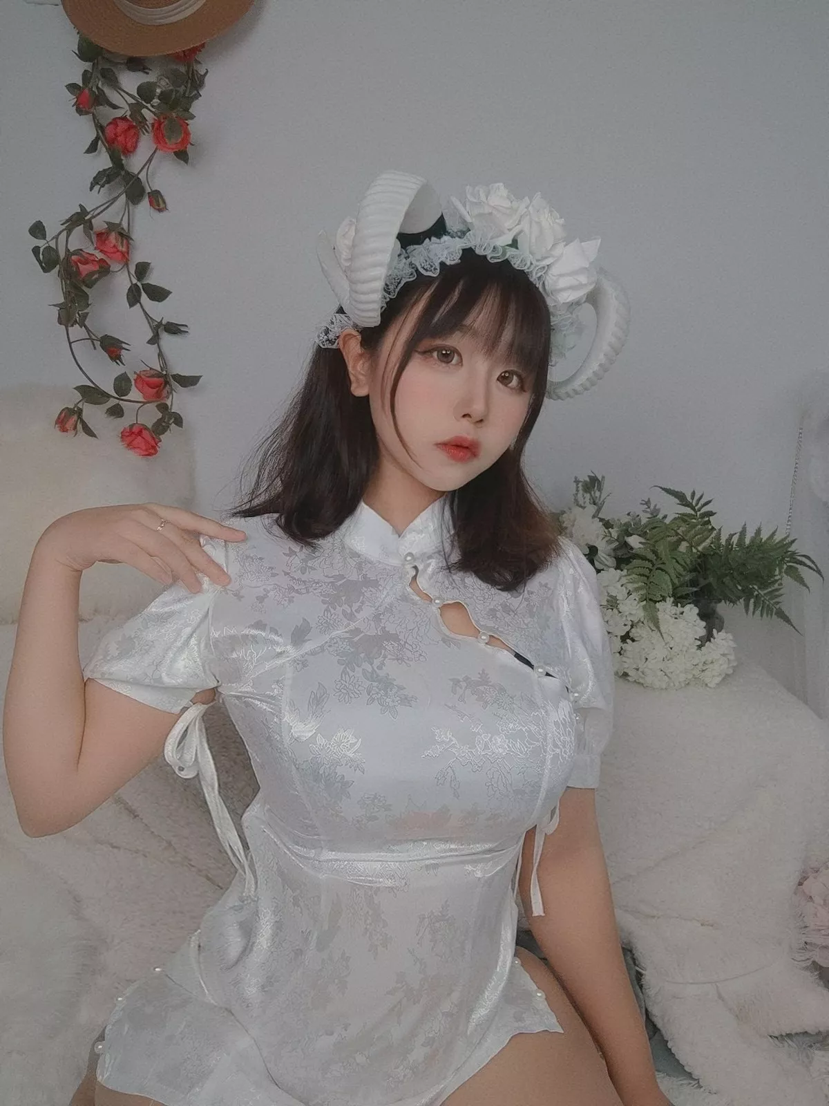 动漫博主穆零Mu0自拍主题私房性感银色旗袍+兔女郎服饰+浴室性感内衣诱惑写真110P
