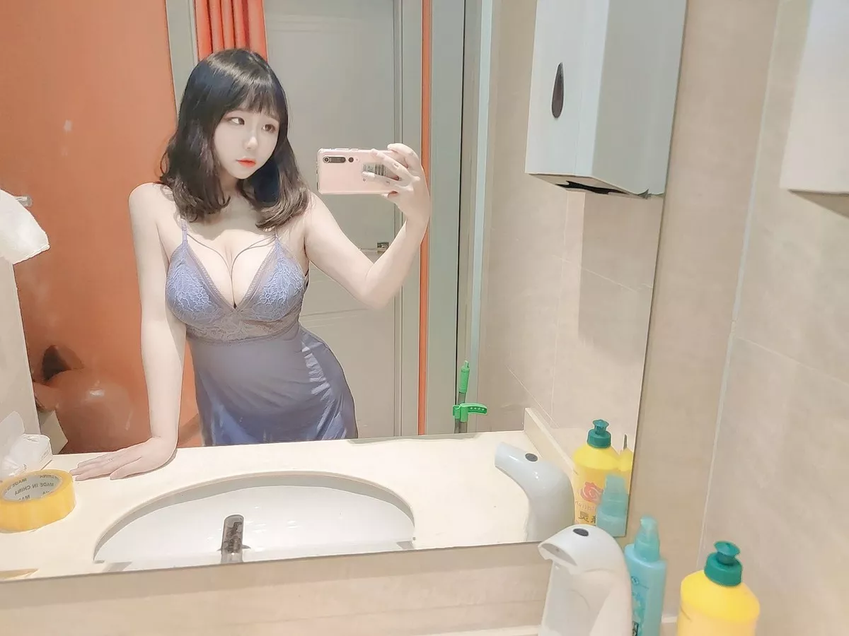 动漫博主穆零Mu0自拍主题私房性感银色旗袍+兔女郎服饰+浴室性感内衣诱惑写真110P