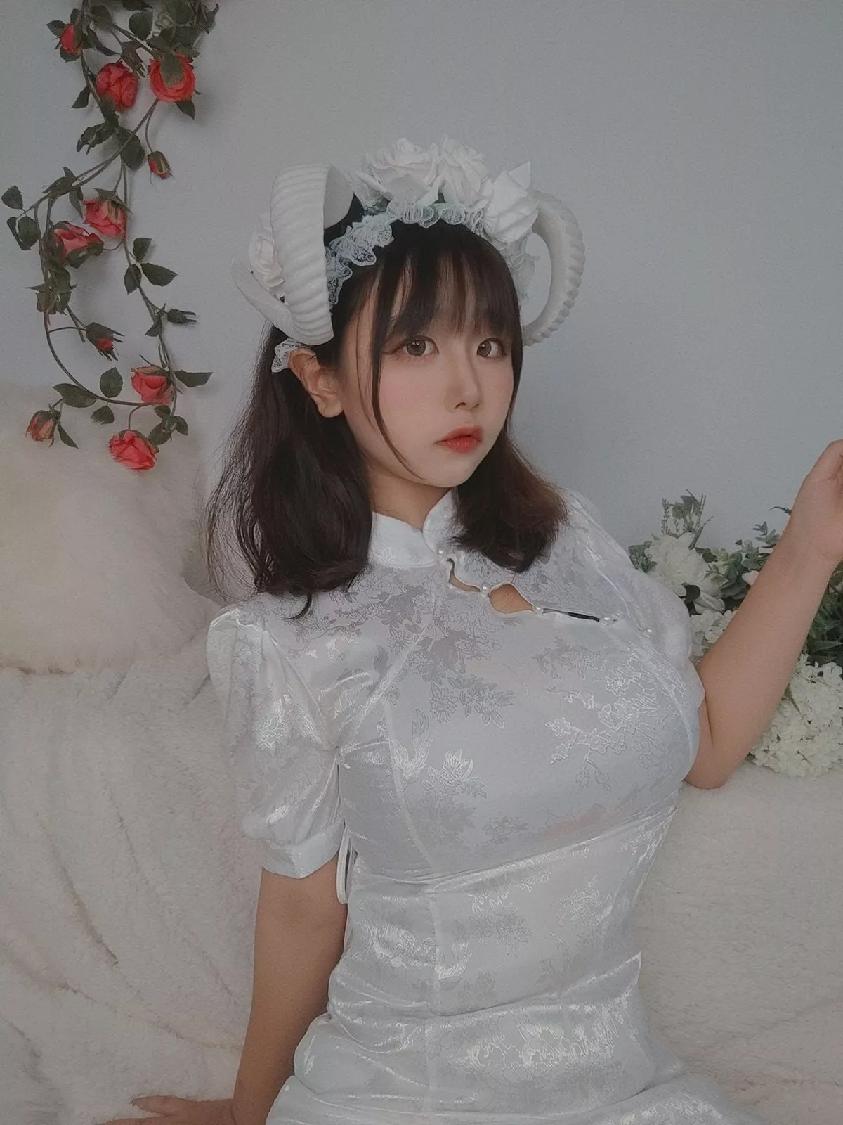 动漫博主穆零Mu0自拍主题私房性感银色旗袍+兔女郎服饰+浴室性感内衣诱惑写真110P