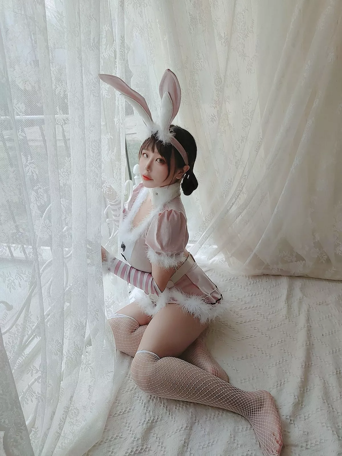 动漫博主穆零Mu0自拍主题私房性感银色旗袍+兔女郎服饰+浴室性感内衣诱惑写真110P