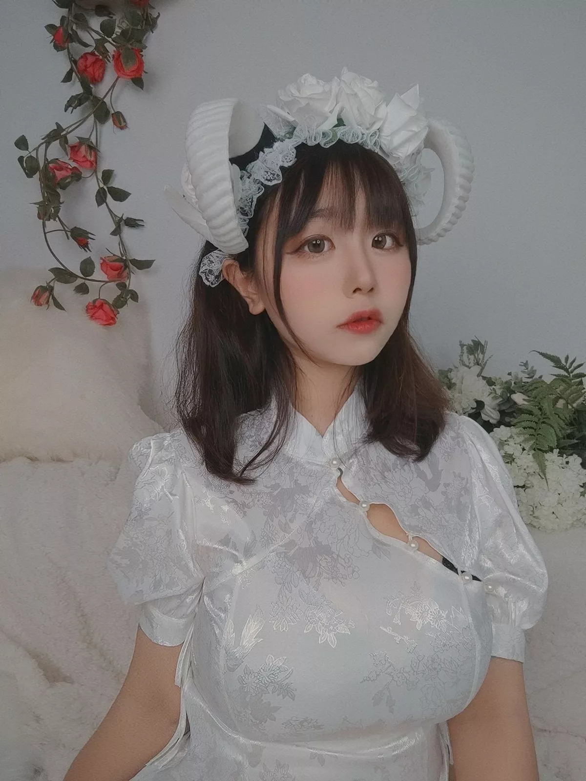 动漫博主穆零Mu0自拍主题私房性感银色旗袍+兔女郎服饰+浴室性感内衣诱惑写真110P