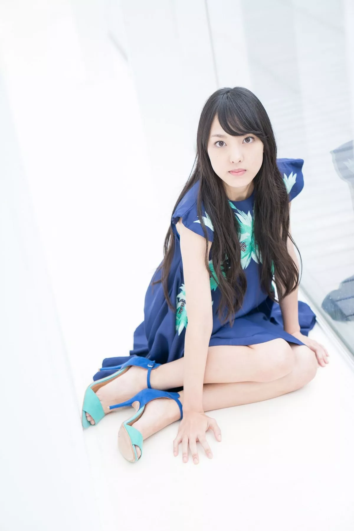 日本萌妹子饭洼春菜户外和服主题私房内衣系列+红色吊裙秀完美身材性感写真98P