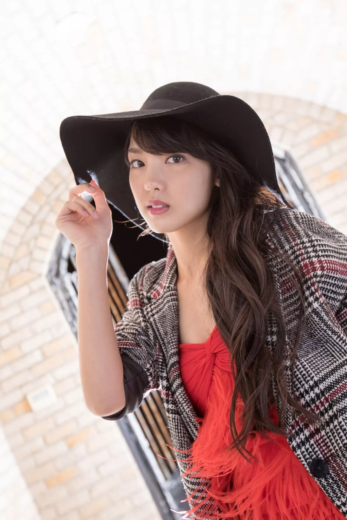 日本萌妹子饭洼春菜户外和服主题私房内衣系列+红色吊裙秀完美身材性感写真98P