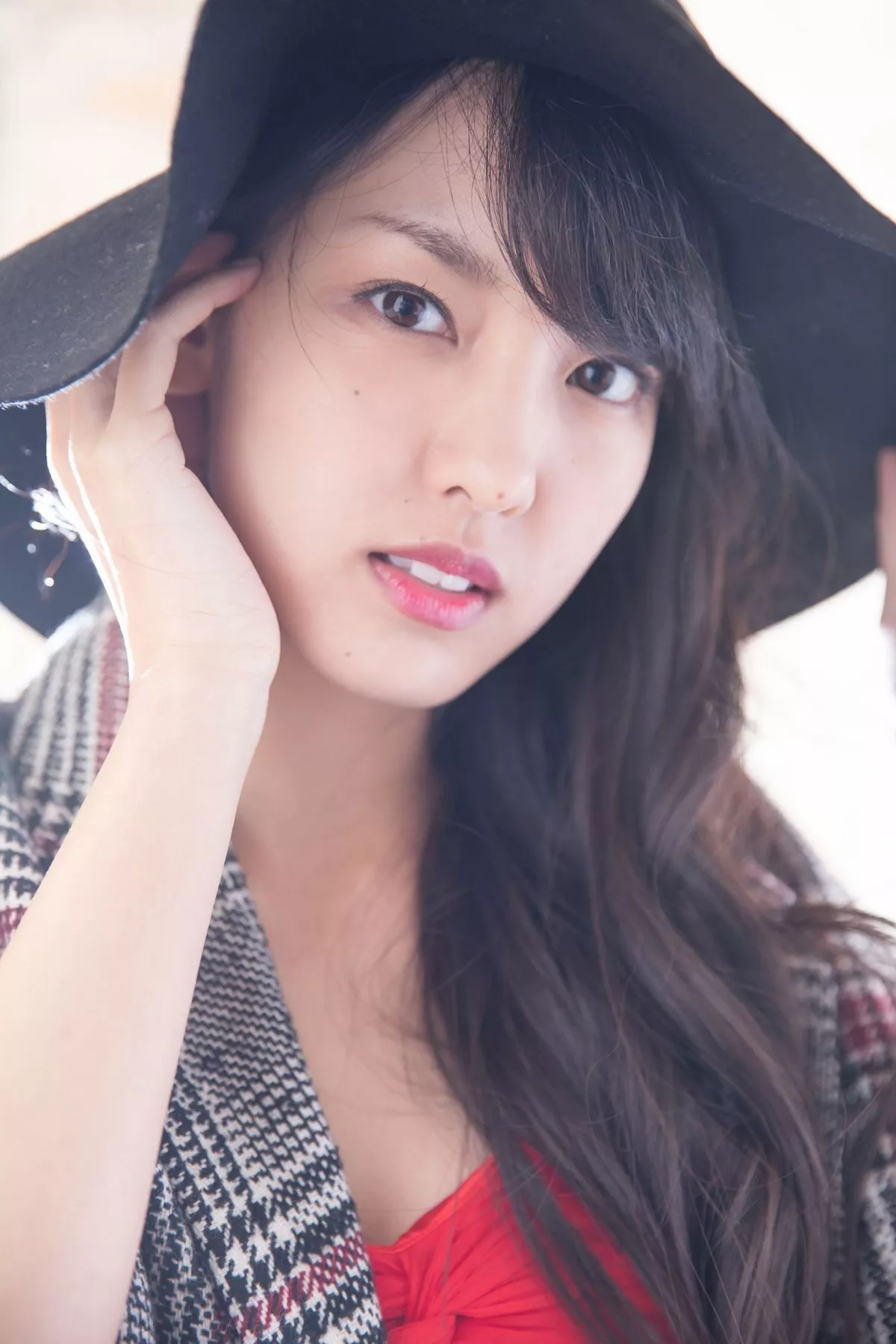 日本萌妹子饭洼春菜户外和服主题私房内衣系列+红色吊裙秀完美身材性感写真98P