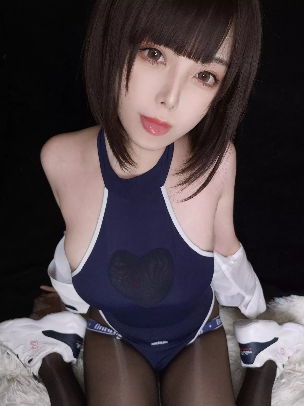 萌系小姐姐蜜汁猫裘水着服饰主题私房性感高叉连体衣配超薄黑丝裤袜诱惑写真34P