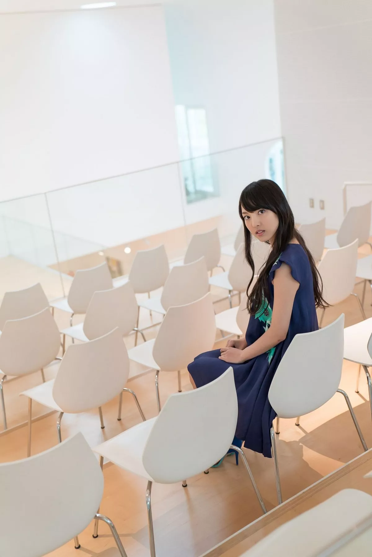 日本萌妹子饭洼春菜户外和服主题私房内衣系列+红色吊裙秀完美身材性感写真98P