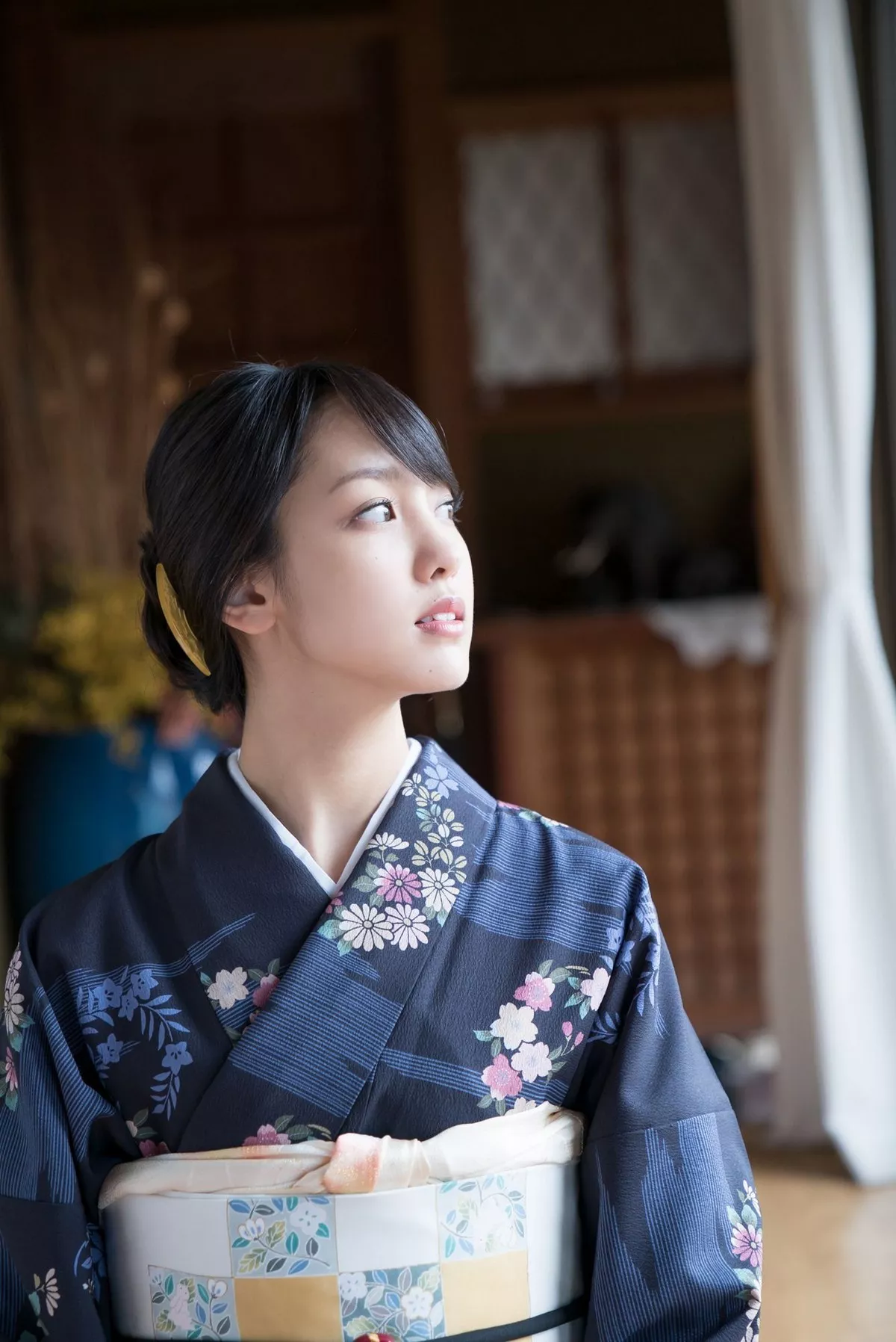 日本萌妹子饭洼春菜户外和服主题私房内衣系列+红色吊裙秀完美身材性感写真98P