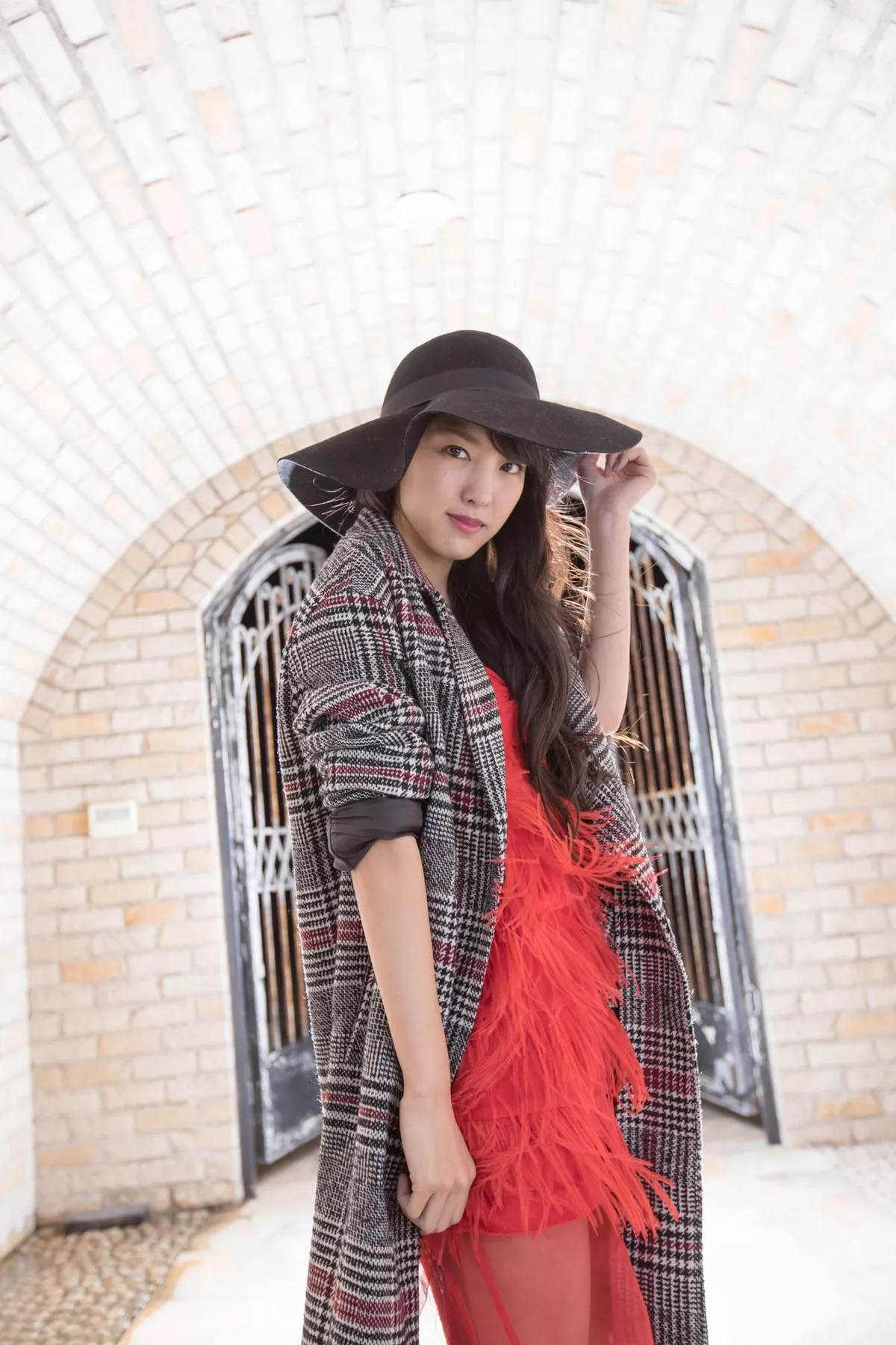 日本萌妹子饭洼春菜户外和服主题私房内衣系列+红色吊裙秀完美身材性感写真98P