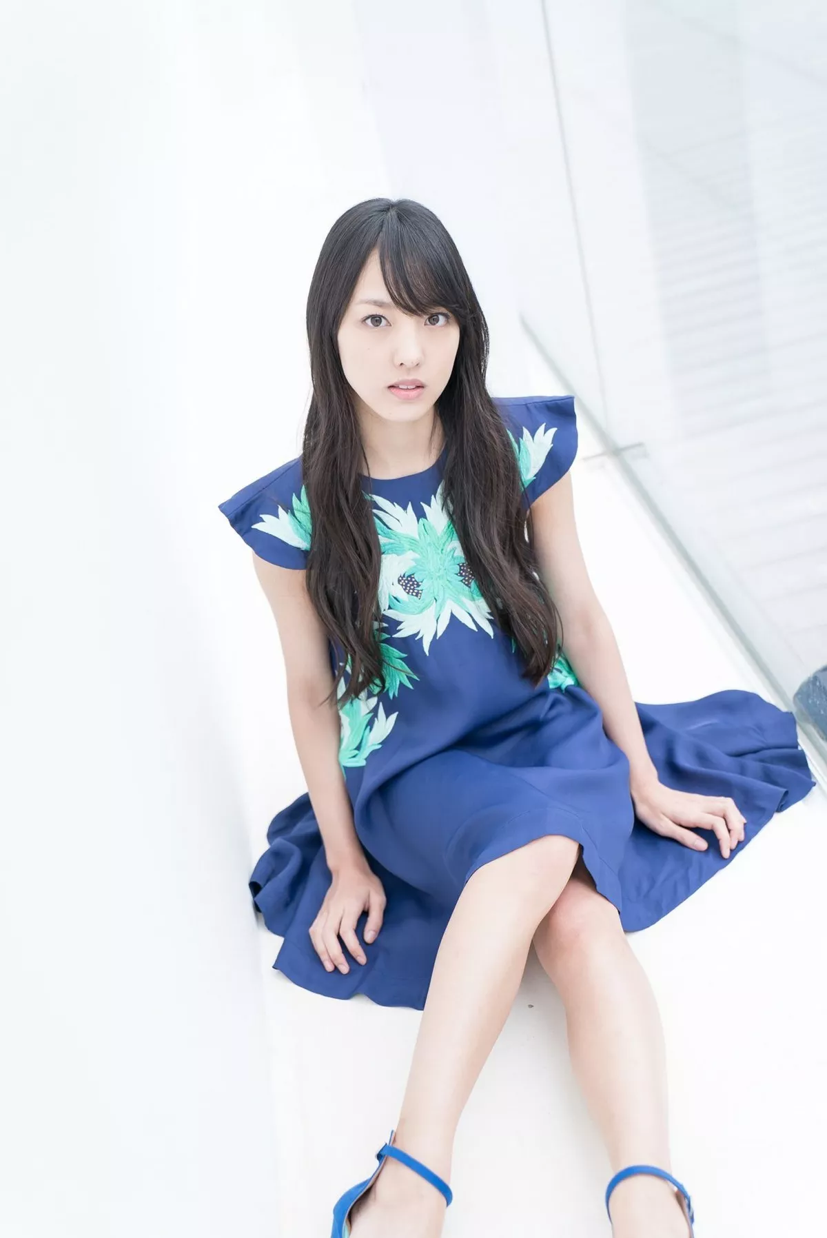日本萌妹子饭洼春菜户外和服主题私房内衣系列+红色吊裙秀完美身材性感写真98P