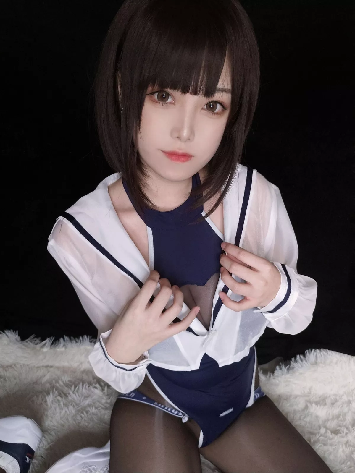 萌系小姐姐蜜汁猫裘水着服饰主题私房性感高叉连体衣配超薄黑丝裤袜诱惑写真34P