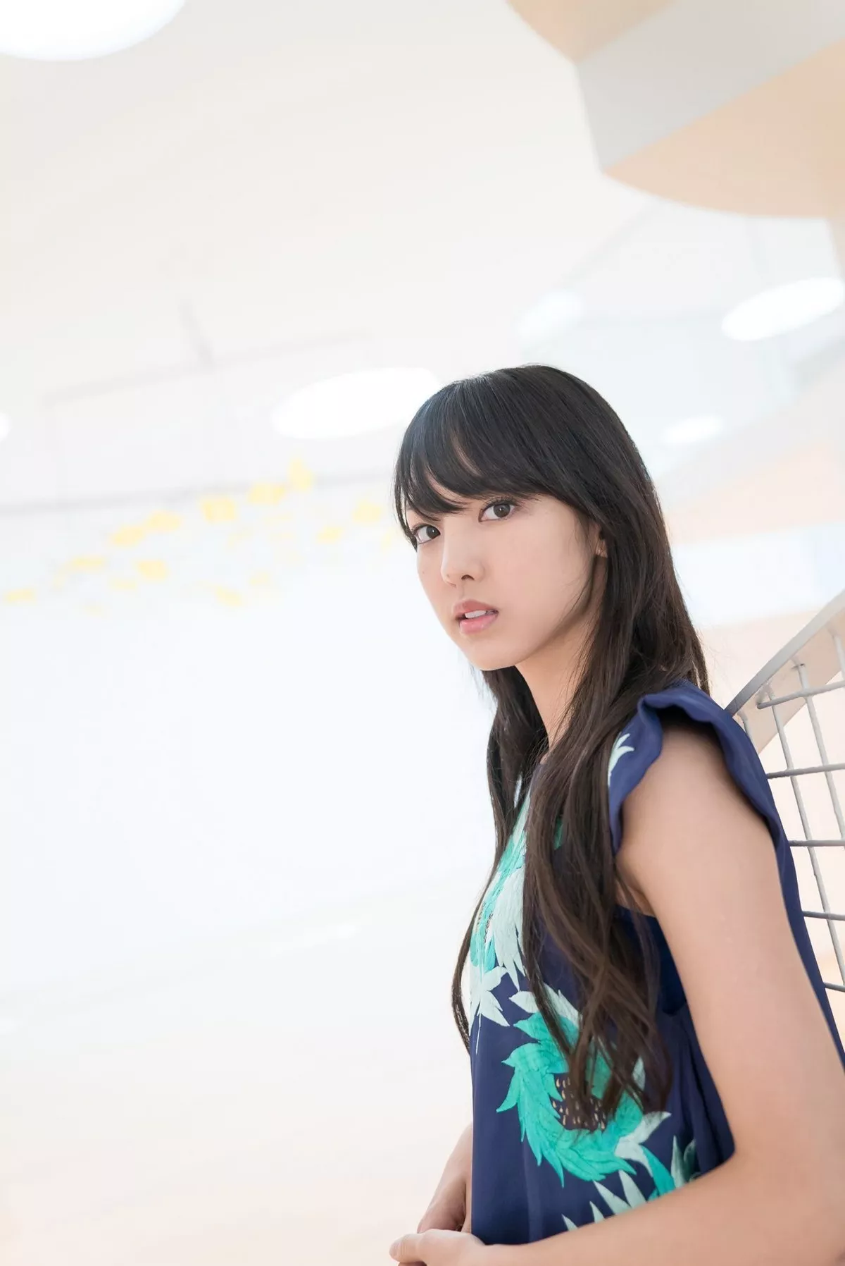 日本萌妹子饭洼春菜户外和服主题私房内衣系列+红色吊裙秀完美身材性感写真98P