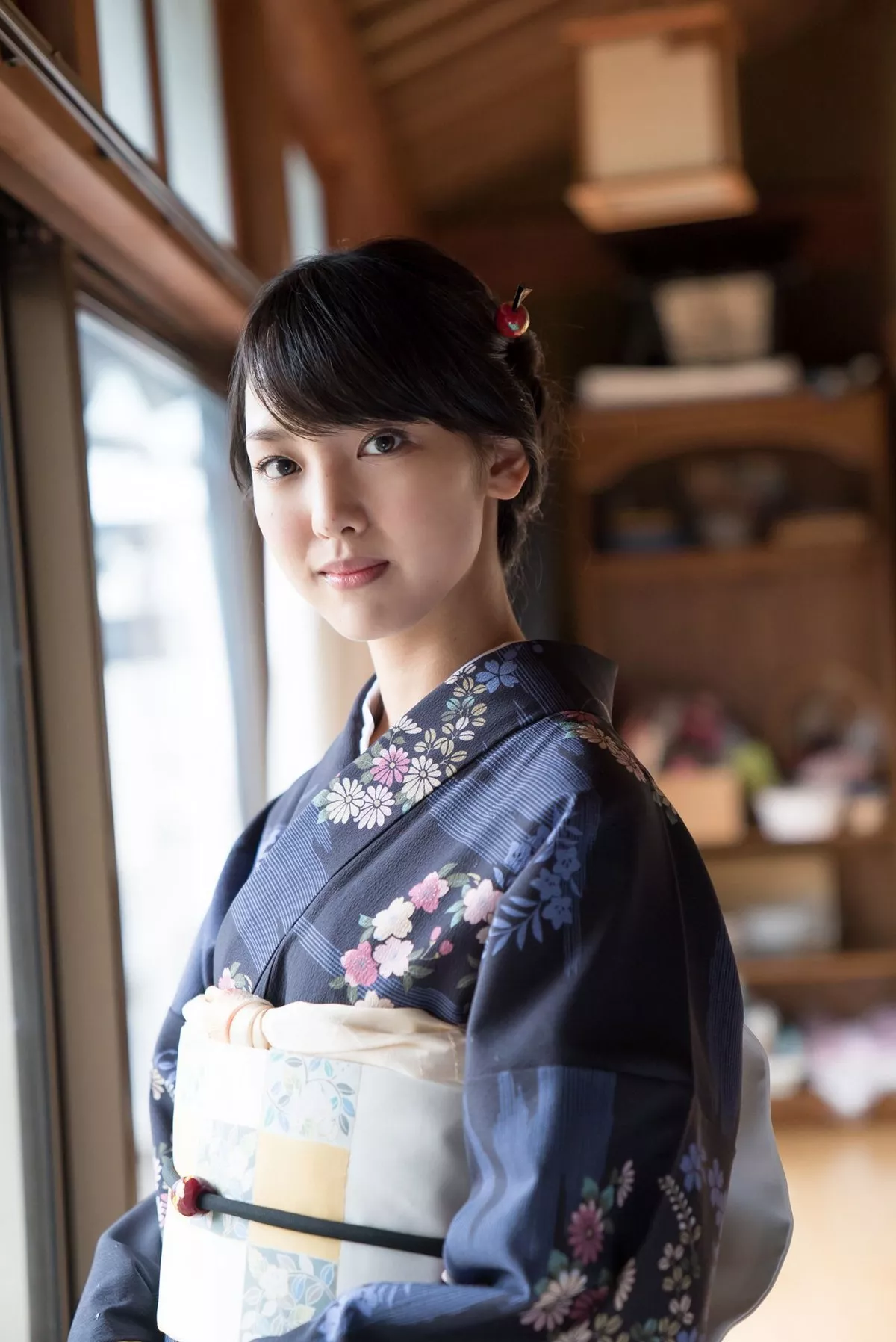 日本萌妹子饭洼春菜户外和服主题私房内衣系列+红色吊裙秀完美身材性感写真98P