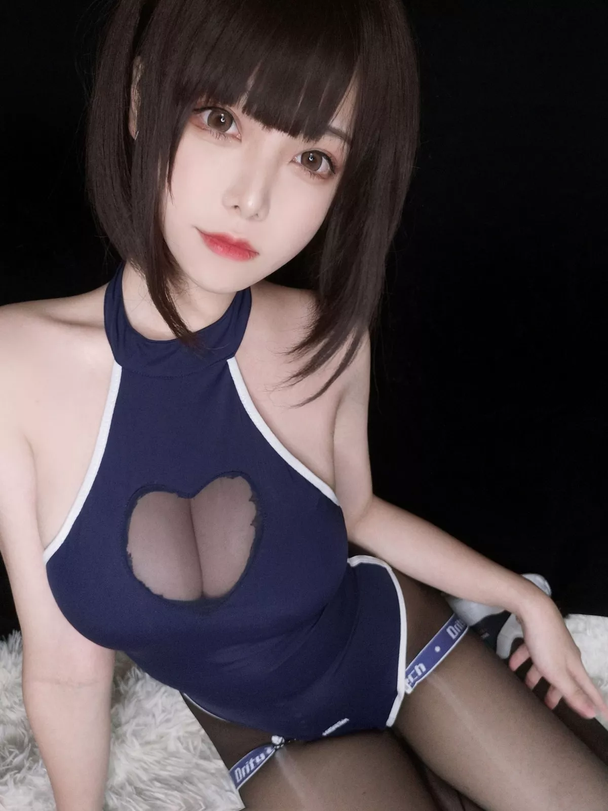 萌系小姐姐蜜汁猫裘水着服饰主题私房性感高叉连体衣配超薄黑丝裤袜诱惑写真34P