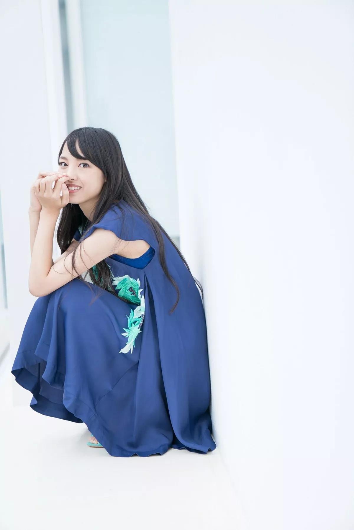日本萌妹子饭洼春菜户外和服主题私房内衣系列+红色吊裙秀完美身材性感写真98P
